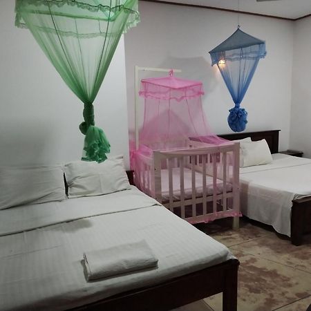 Bed and Breakfast Ocean Gate Negombo Esterno foto