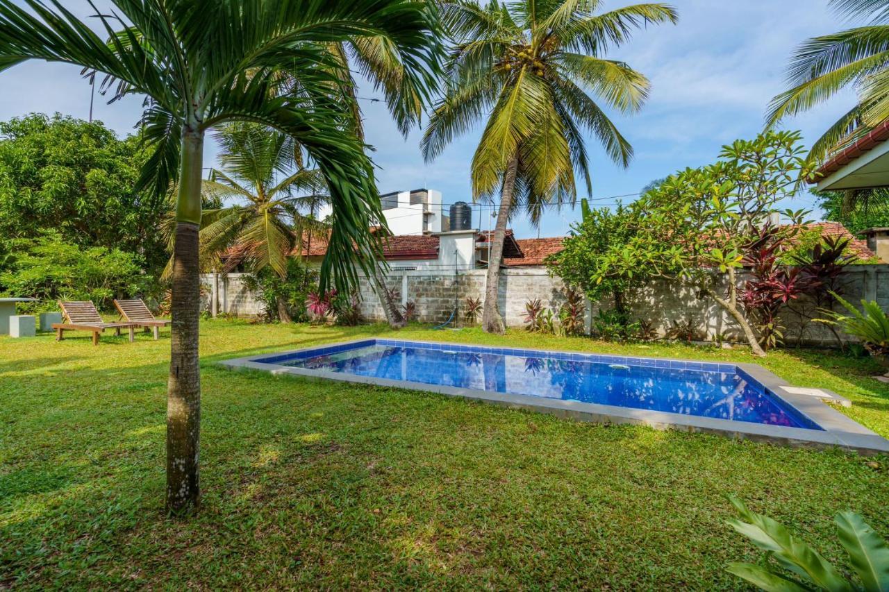 Bed and Breakfast Ocean Gate Negombo Esterno foto