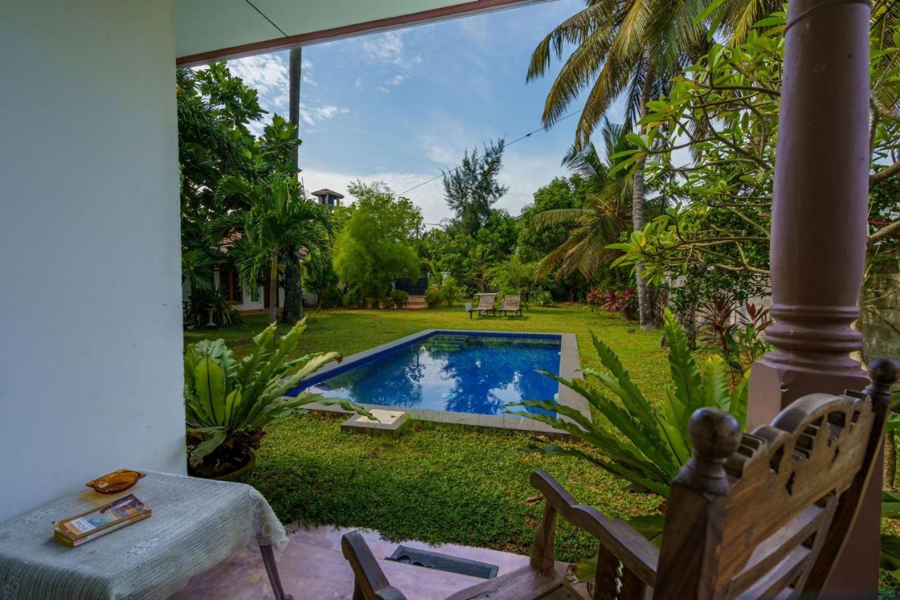 Bed and Breakfast Ocean Gate Negombo Esterno foto