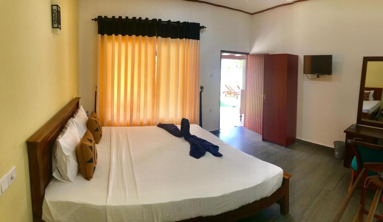 Bed and Breakfast Ocean Gate Negombo Esterno foto