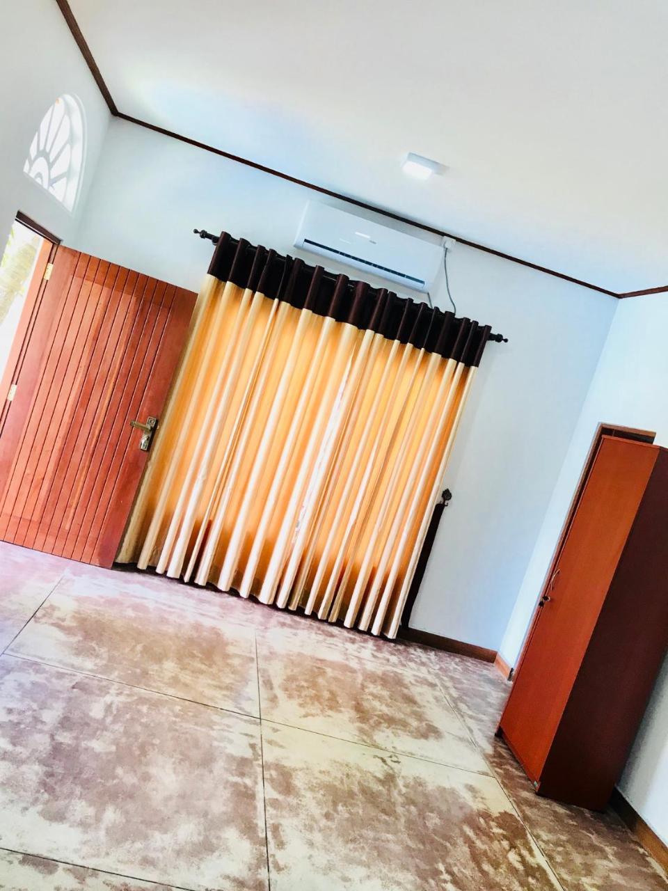Bed and Breakfast Ocean Gate Negombo Esterno foto