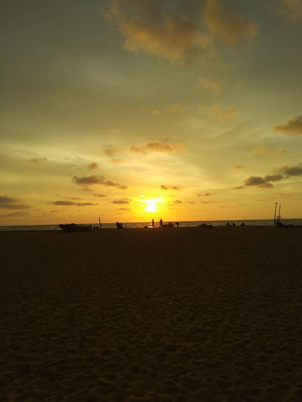 Bed and Breakfast Ocean Gate Negombo Esterno foto
