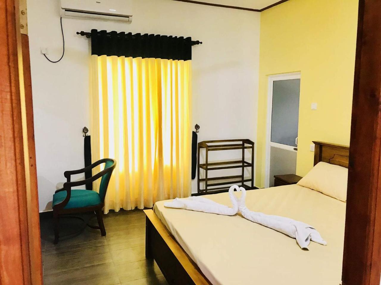 Bed and Breakfast Ocean Gate Negombo Esterno foto