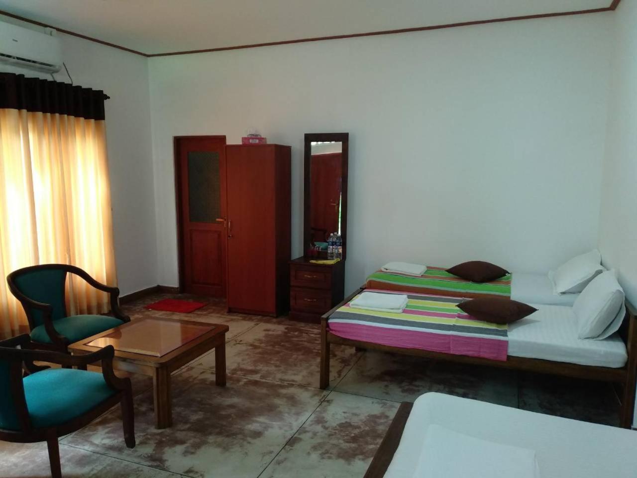 Bed and Breakfast Ocean Gate Negombo Esterno foto